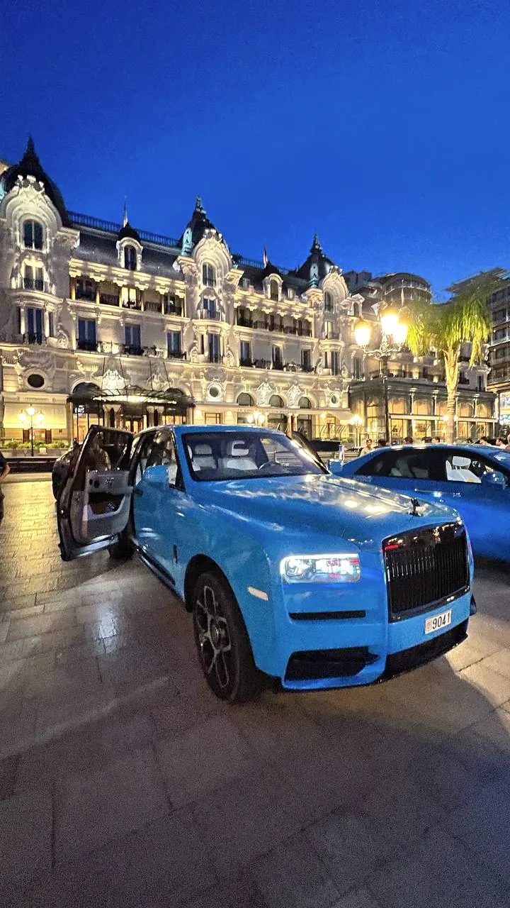 Rolls-Royce junto al Casino de Montecarlo