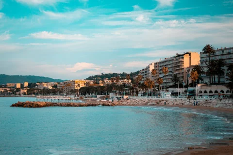 Palacio de Festivales y paseo marítimo de Cannes