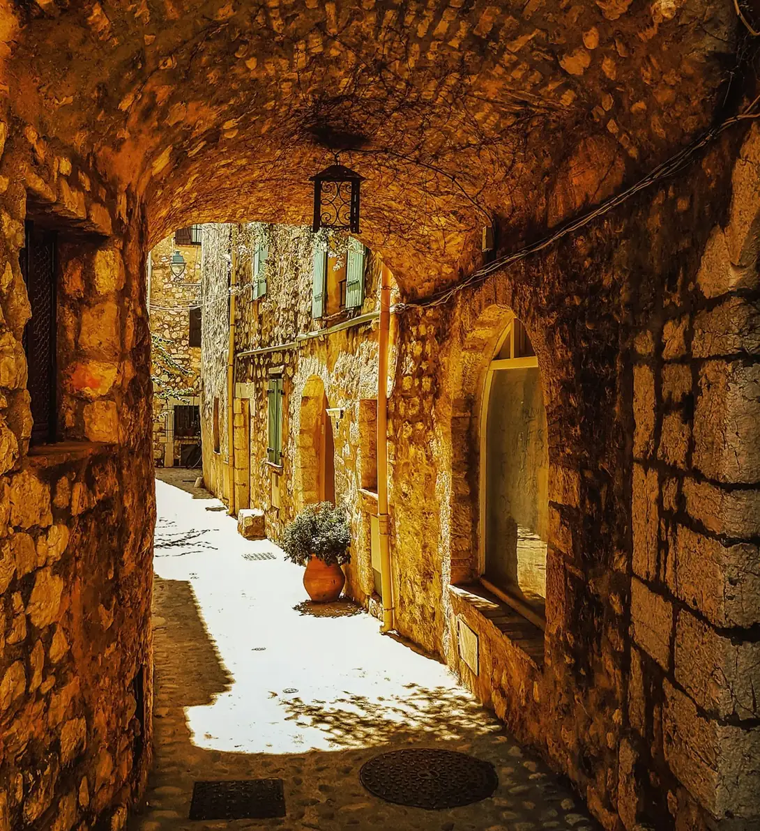 Stone lanes of Saint-Paul-de-Vence