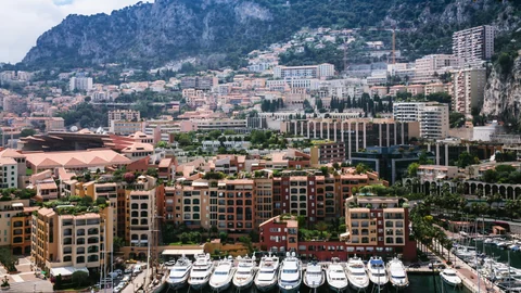Yates de Fontvieille, barrios residenciales de Mónaco y montañas